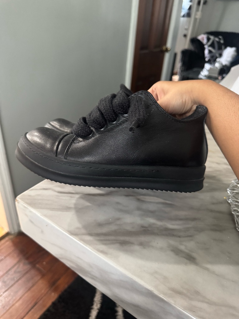Rick Owens Black Jumbo Lace Low Top Sneakers